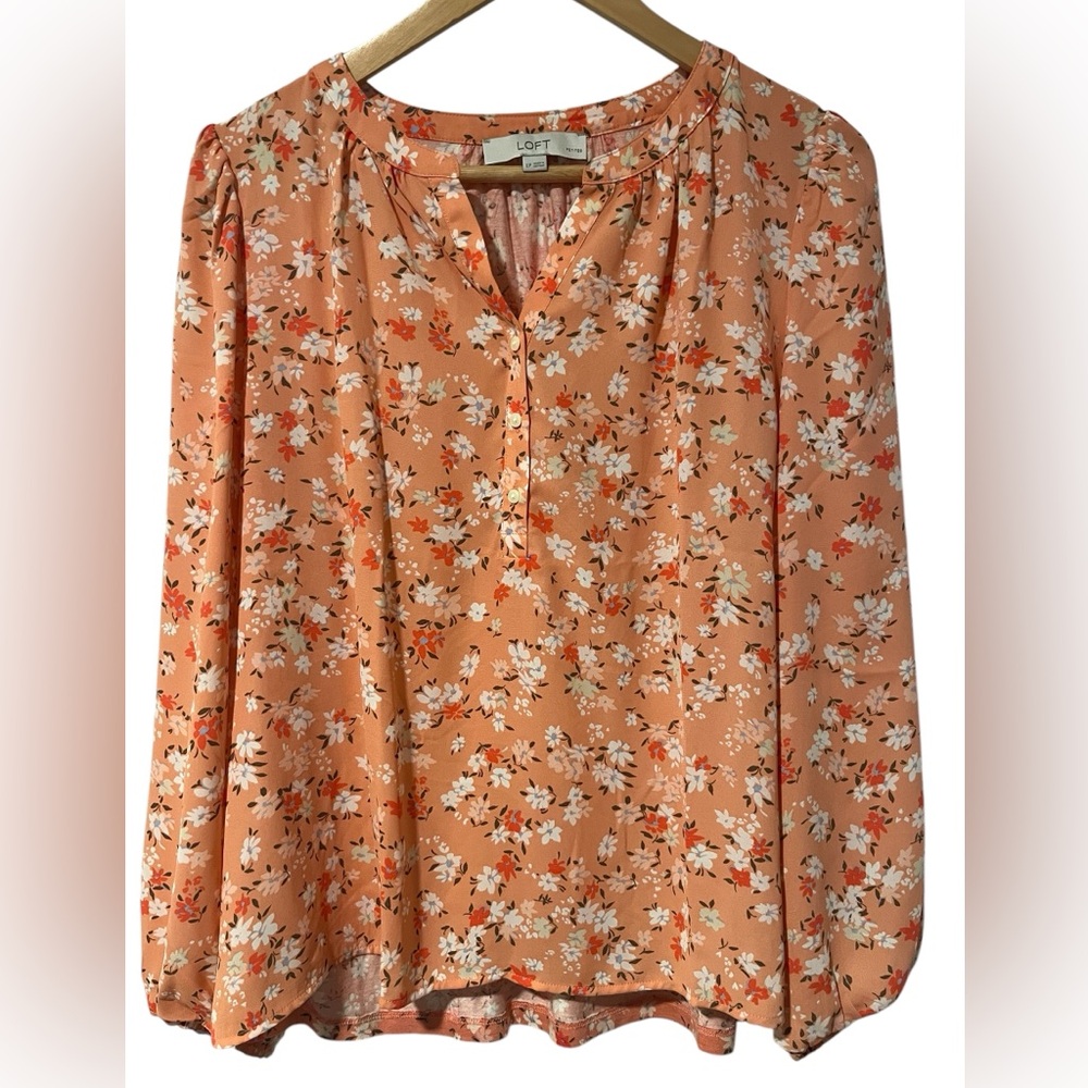 Loft blouse. Size Large Petite. Great condition.